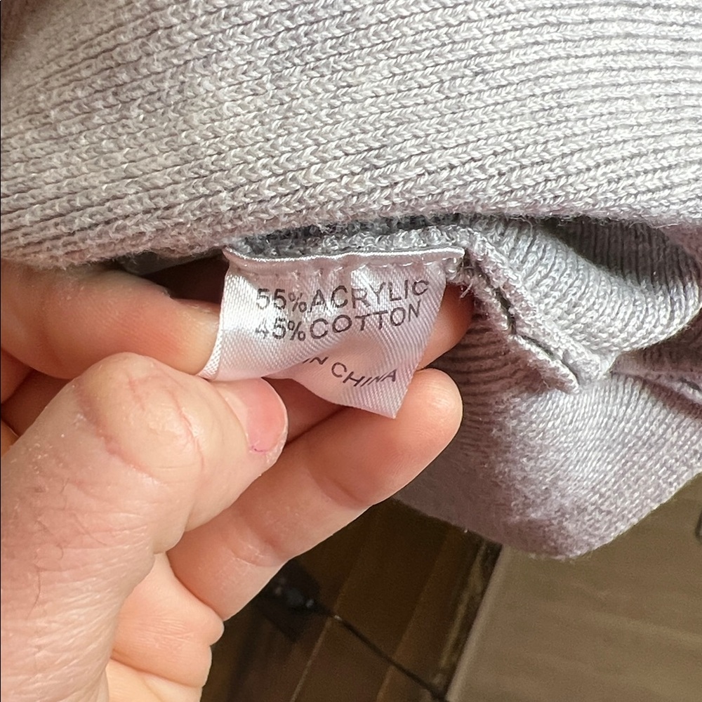 Seek the Label Gray V-Neck Sweater- M - Picture 5 of 5